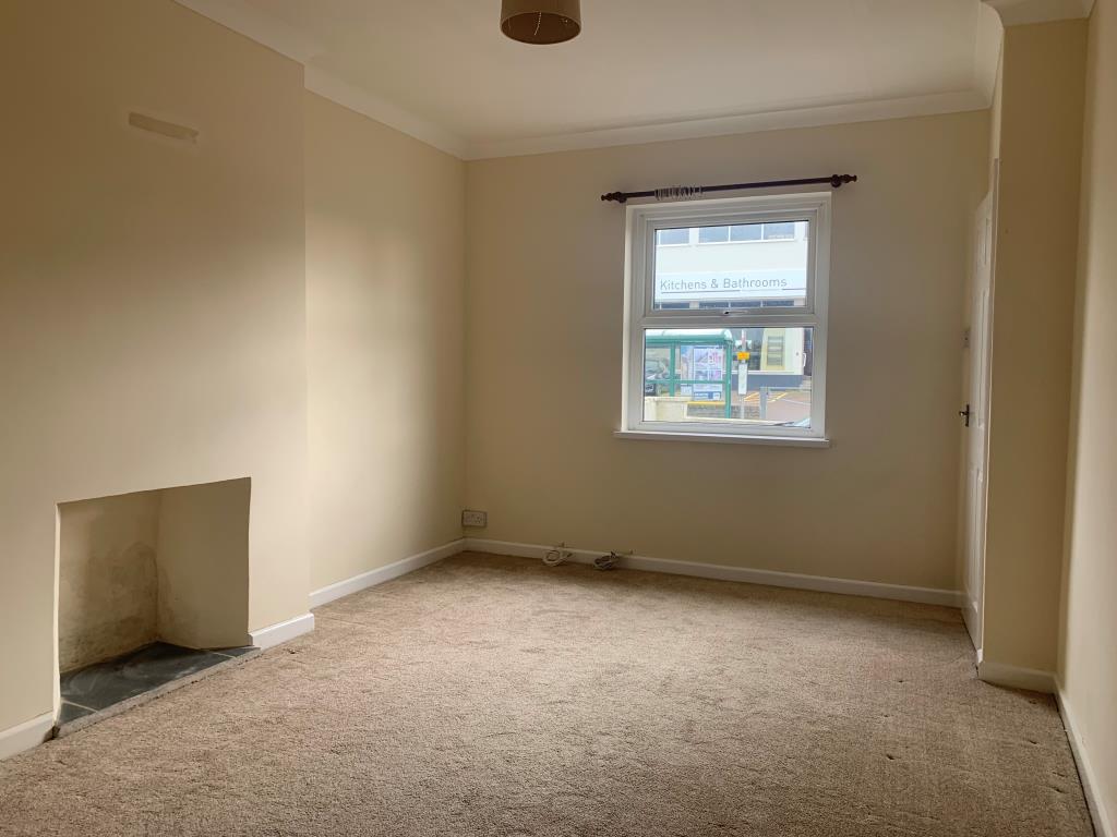 Lot: 171 - DETACHED HOUSE IN GOOD CONDITION -